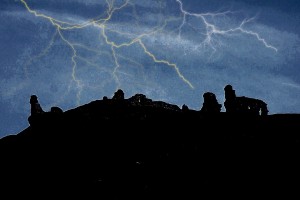 100 4650 #4 DINAS BRAN NIGHT LIGHTENING